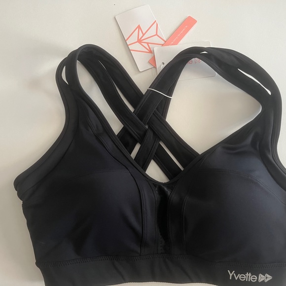 NWT Yvette Black Sports Top - Picture 1 of 6